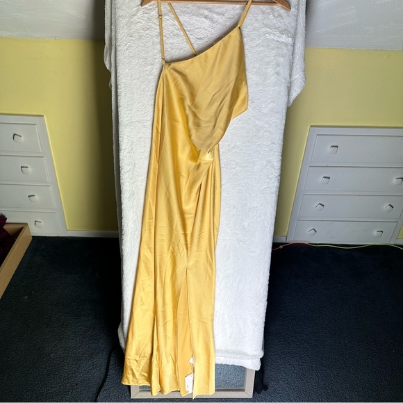 Commense Moonlight Open Back Satin Slit Long Dress Yellow Gold Maxi Sz M - Picture 6 of 12